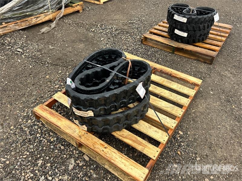  Quantity of (2) 7" Rubber Tracks (Unused) مكونات أخرى