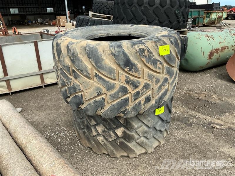 Quantity of (2) 710/50R26.5 Wheel Loader Tires Gume, kotači i naplatci