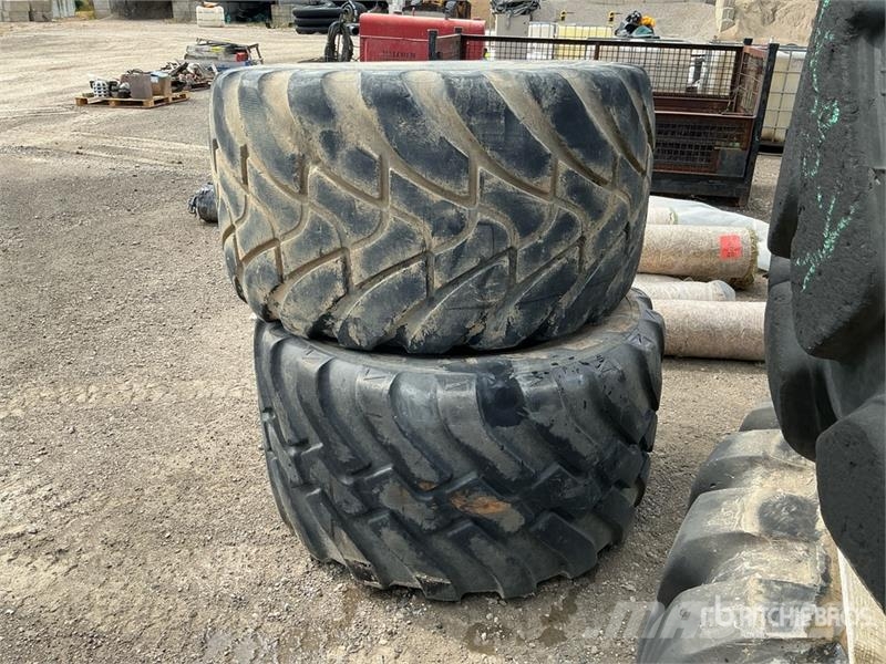 Quantity of (2) 710/50R26.5 Wheel Loader Tires Gume, kotači i naplatci