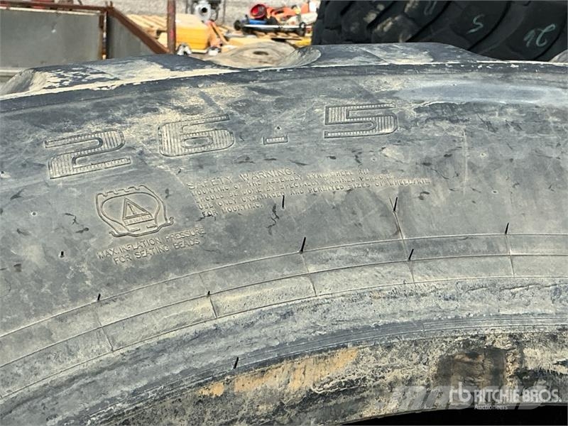 Quantity of (2) 710/50R26.5 Wheel Loader Tires Gume, kotači i naplatci