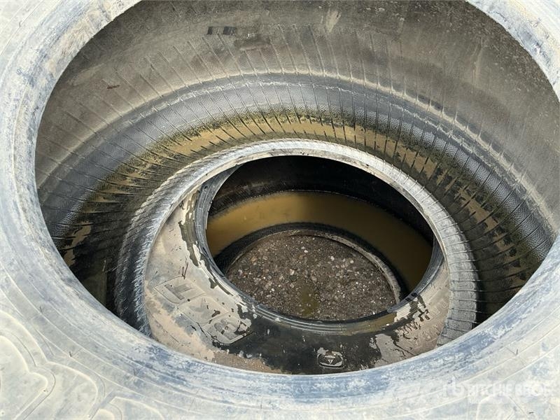 Quantity of (2) 710/50R26.5 Wheel Loader Tires Gume, kotači i naplatci
