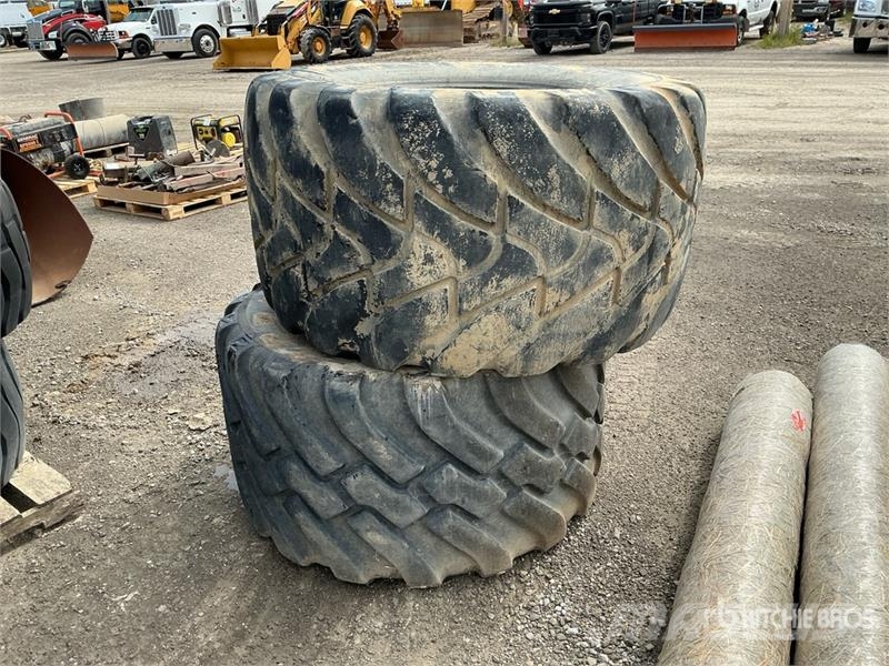 Quantity of (2) 710/50R26.5 Wheel Loader Tires Gume, kotači i naplatci