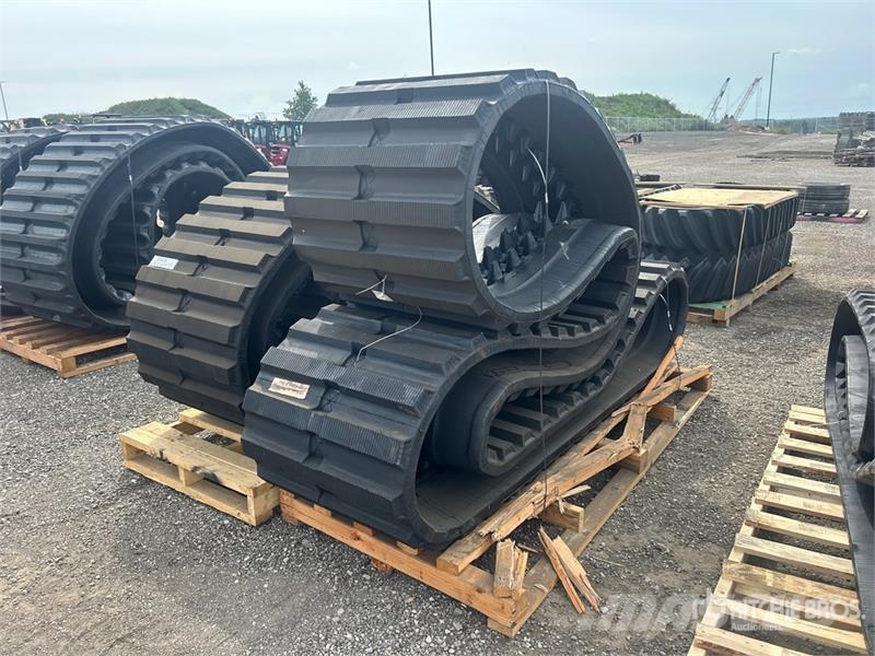 Quantity of (2) 750X150X88 (29 inches) Rubber Trac Drugi deli