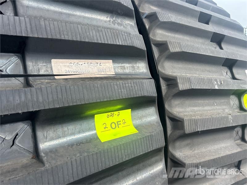 Quantity of (2) 900X150X74 (34 inches) Rubber Trac Drugi deli