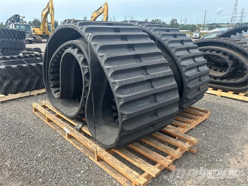 Quantity of (2) 900X150X74 (34 inches) Rubber Trac Drugi deli