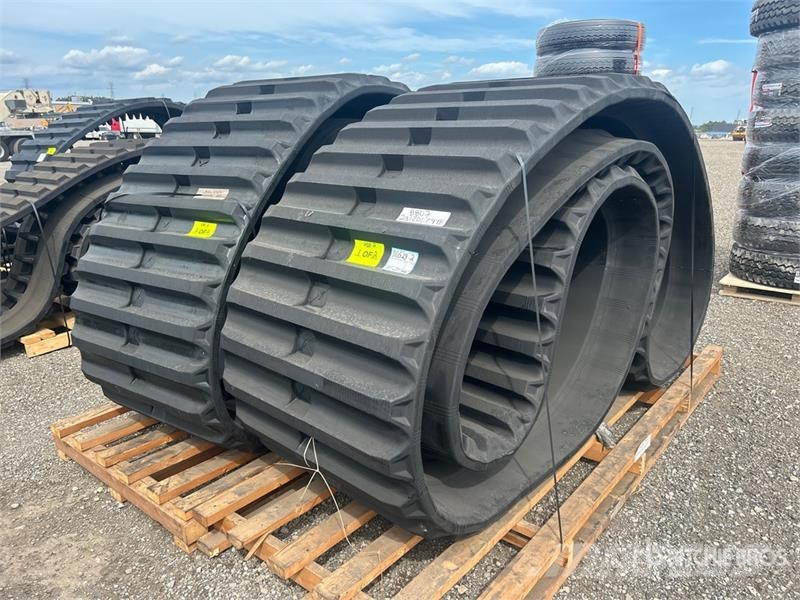 Quantity of (2) 900X150X74 (34 inches) Rubber Trac Drugi deli