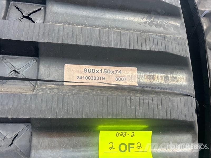 Quantity of (2) 900X150X74 (34 inches) Rubber Trac Drugi deli
