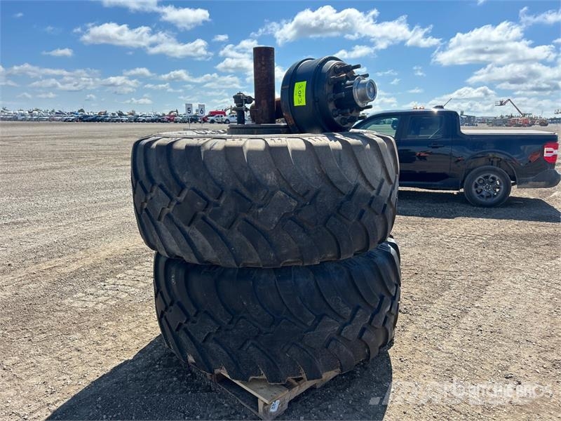 Quantity of (2) BKT 650/65R30.5 Tires Opony, koła i felgi
