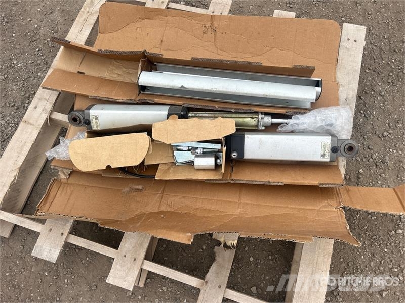 Quantity of (2) Byan Swing Gate Operator Arms with Drugi deli