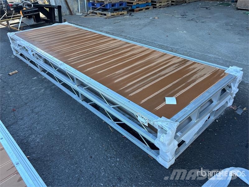  Quantity of (2)  BYT BDF412 4 ft x 12 ft Aluminum  Muut maatalouskoneet