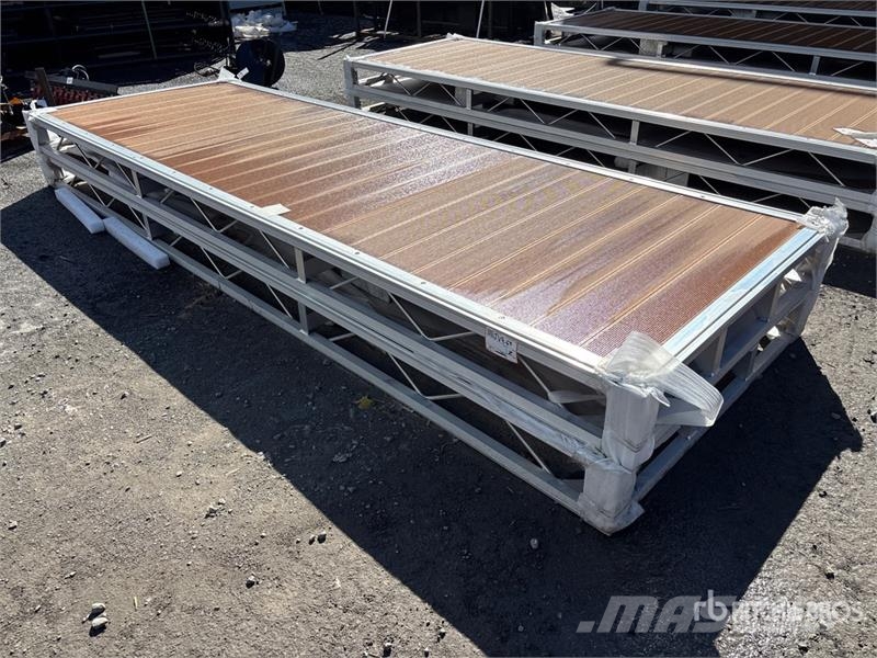  Quantity of (2)  BYT BDF412 4 ft x 12 ft Aluminum  Muut maatalouskoneet