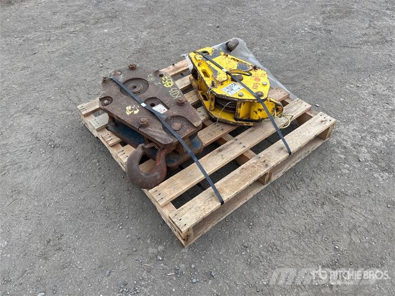 Quantity of (2) Crane Hook Oprema i dijelovi za kranove