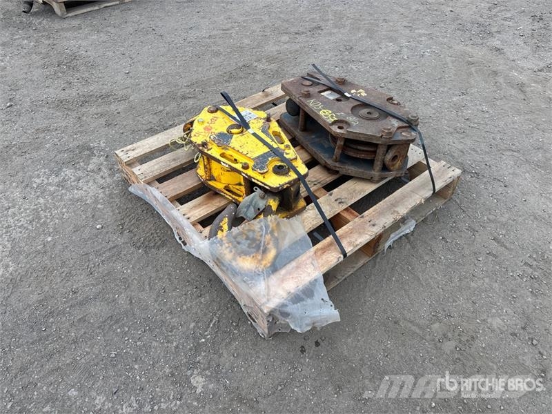 Quantity of (2) Crane Hook Oprema i dijelovi za kranove