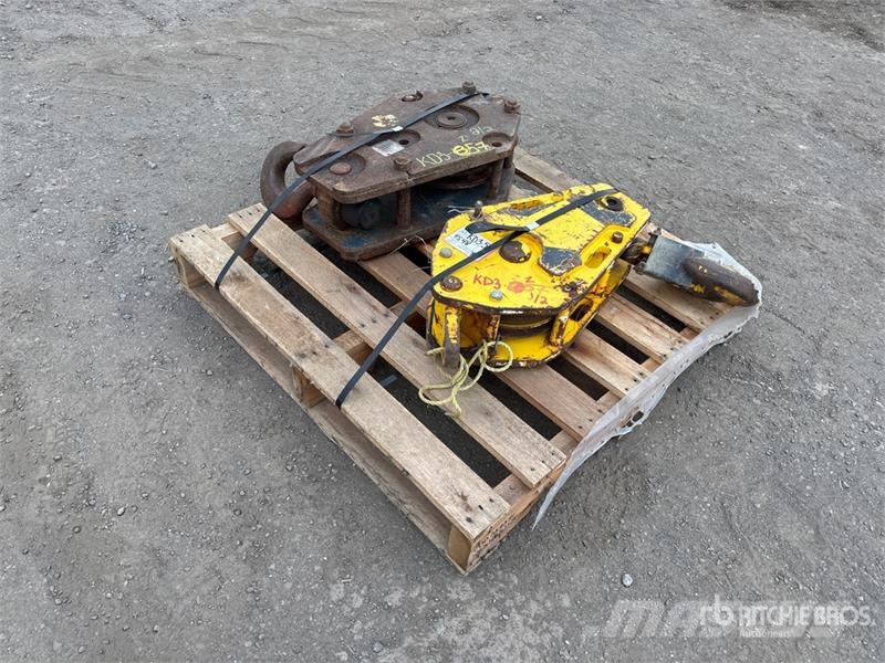 Quantity of (2) Crane Hook Oprema i dijelovi za kranove