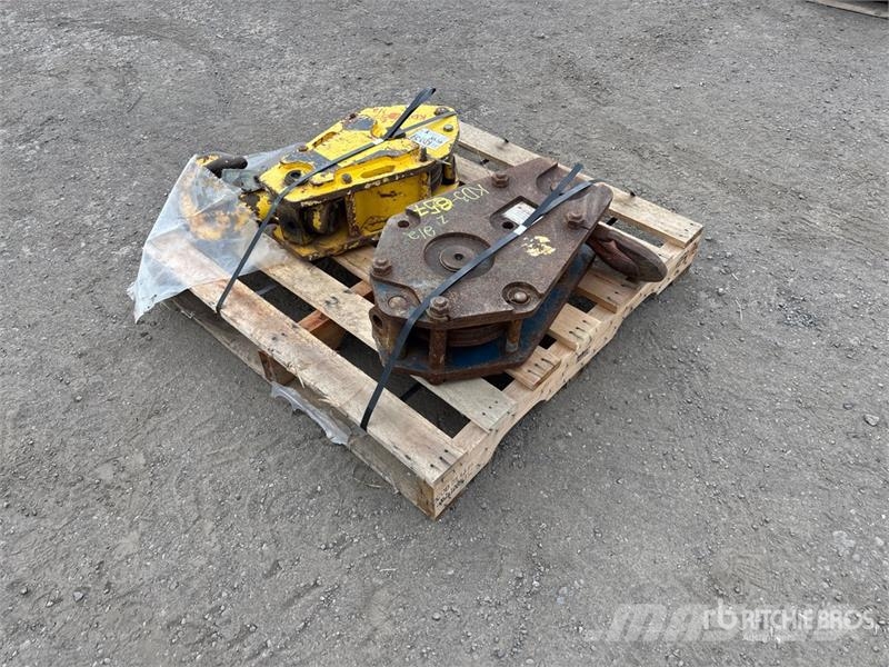 Quantity of (2) Crane Hook Oprema i dijelovi za kranove