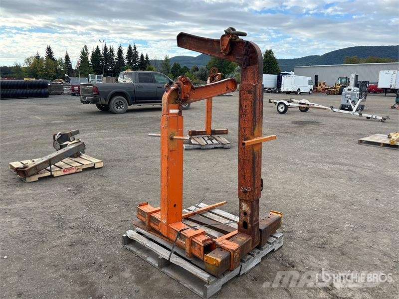 Quantity of (2) Crane Pallet Forks Fourche