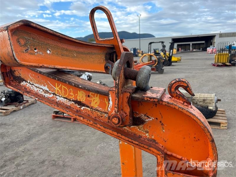 Quantity of (2) Crane Pallet Forks Fourche