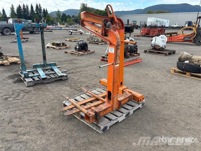 Quantity of (2) Crane Pallet Forks Fourche