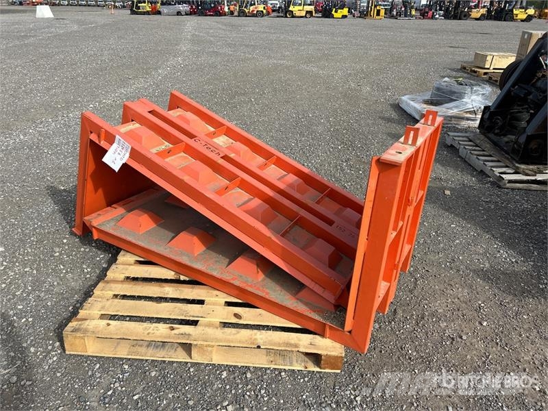  Quantity of (2) CRN6 18,000 LB Sea Container Ramp Ďalšie komponenty