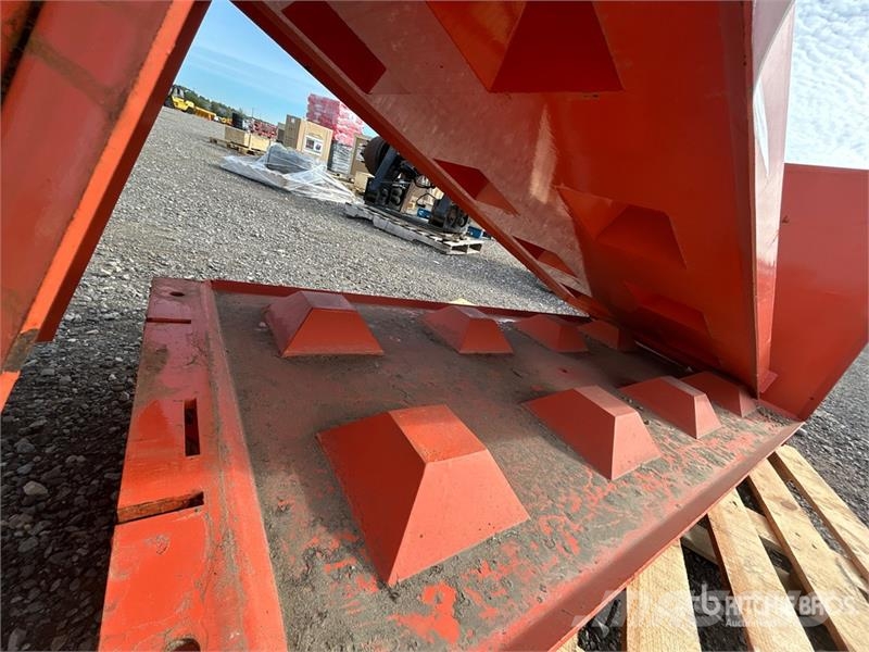  Quantity of (2) CRN6 18,000 LB Sea Container Ramp Ďalšie komponenty
