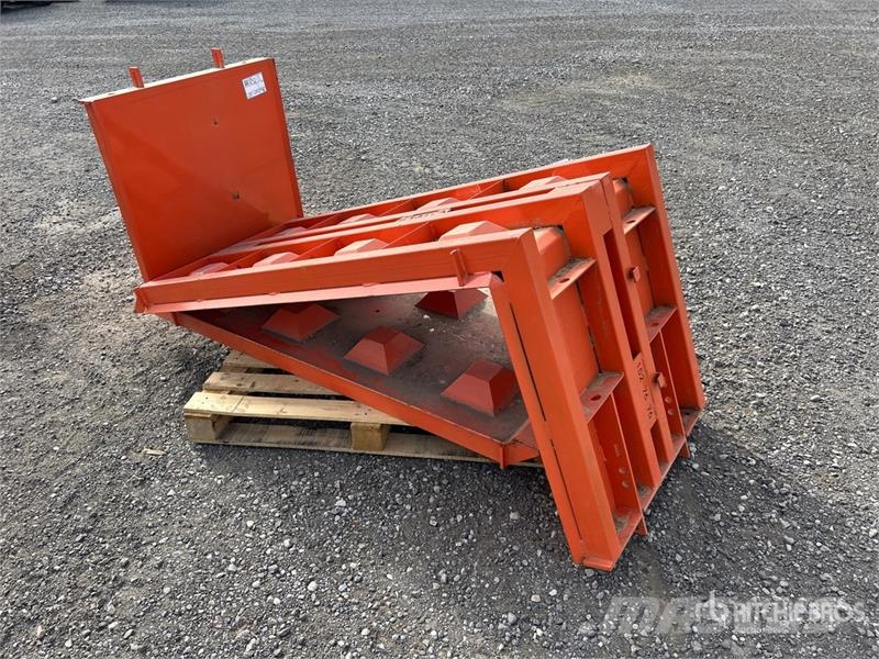  Quantity of (2) CRN6 18,000 LB Sea Container Ramp Ďalšie komponenty