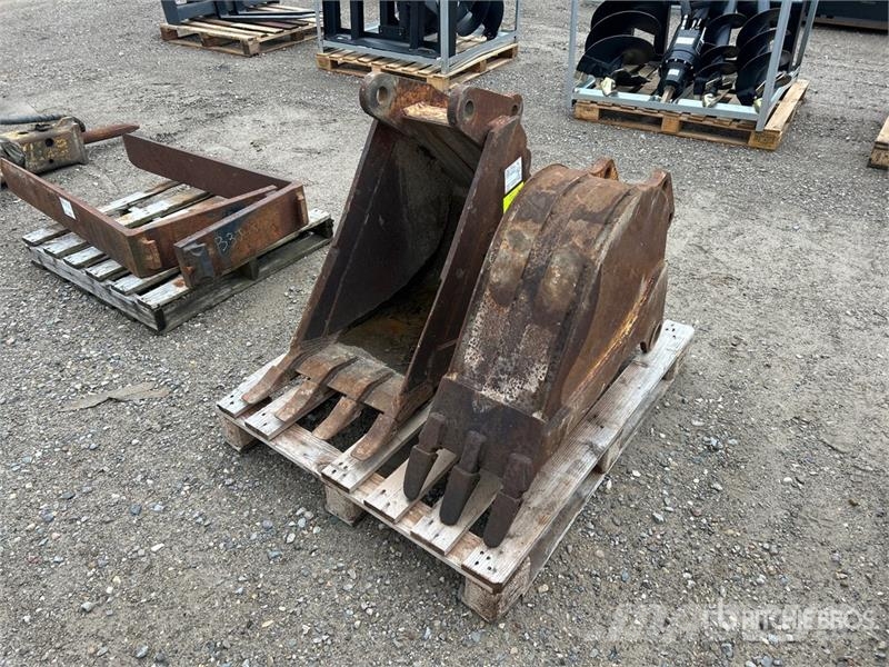  Quantity of (2) Excavator Bucket Schaufeln