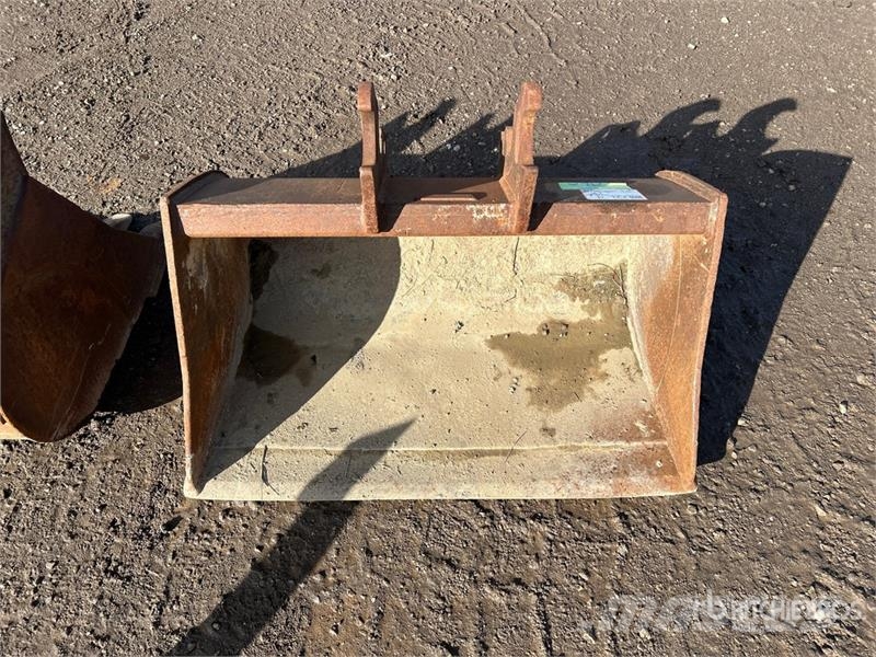 Quantity of (2) Excavator Bucket Žlice