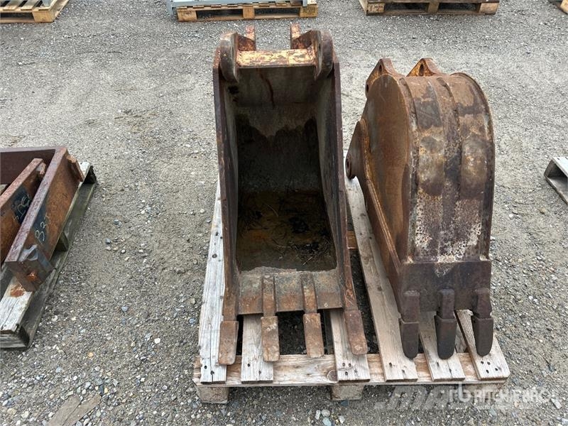  Quantity of (2) Excavator Bucket Schaufeln