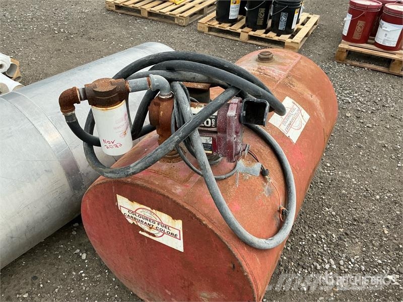  Quantity of (2) Fuel Tank Kraftstoff- und Zusatzstoffbehälter