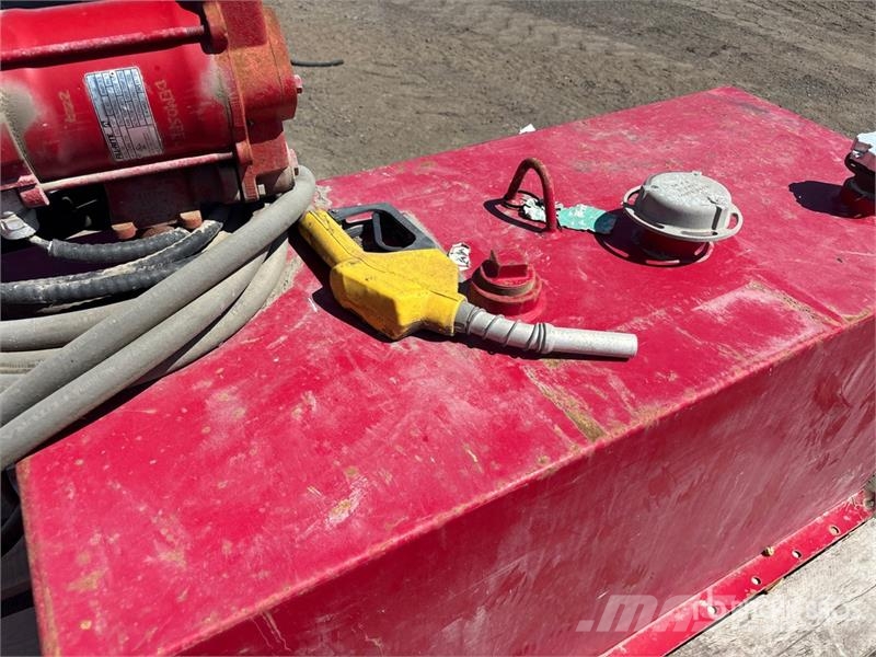  Quantity of (2) Fuel Tank 연료 및 첨가제 탱크