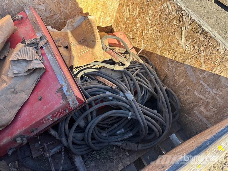 Quantity of (2) Heavy-Duty Booster Cable Autres accessoires
