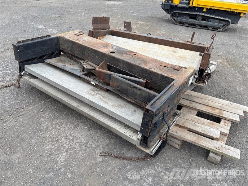  Quantity of (2) Hydraulic Tailgates - Fits Pickup معدات النقل - غير ذلك