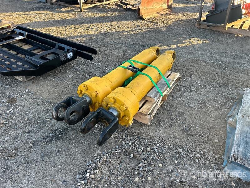  Quantity of (2) Hydraulic Boom Cylinder - Fits Cat معدات النقل - غير ذلك
