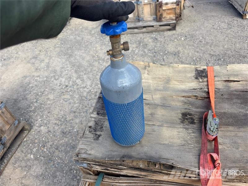 Quantity of (2) Machpro Attachments (Unused) Drugi deli