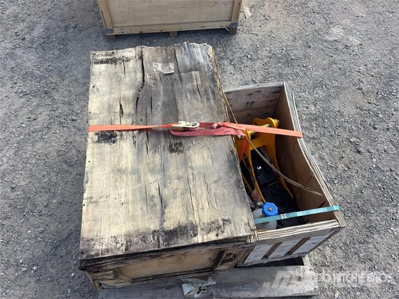 Quantity of (2) Machpro Attachments (Unused) Drugi deli