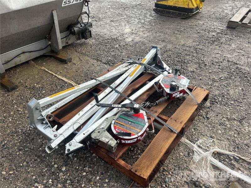  Quantity of (2) MightEvac Retractable Lifeline Drugi deli