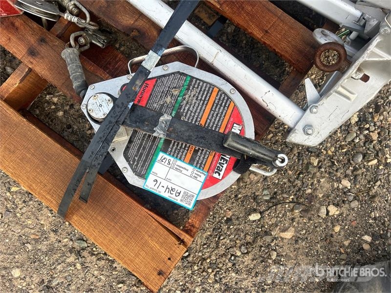  Quantity of (2) MightEvac Retractable Lifeline Drugi deli