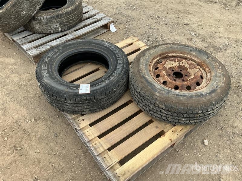  Quantity of (2) Mixed Tires Gume, kolesa in platišča