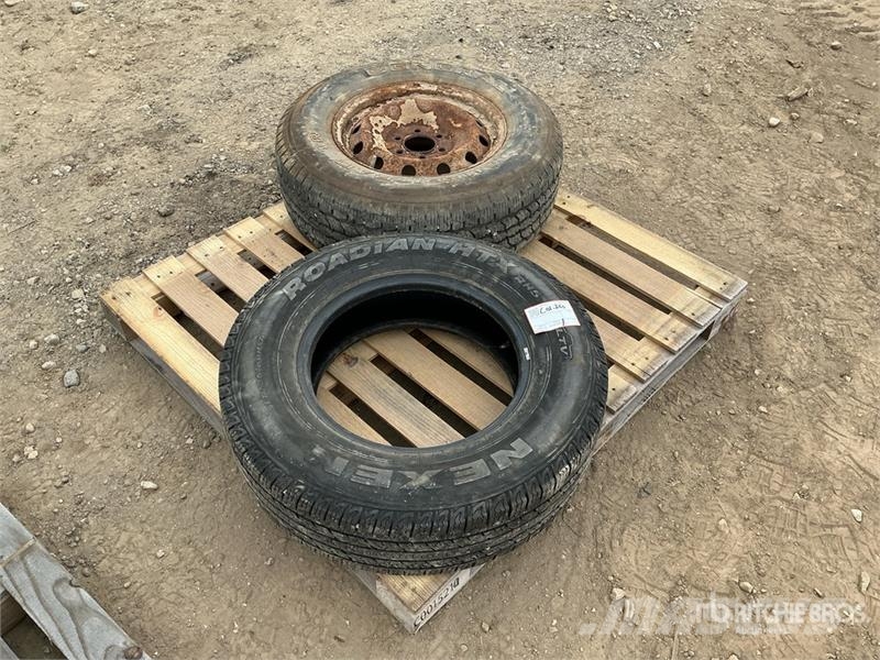  Quantity of (2) Mixed Tires Gume, kolesa in platišča
