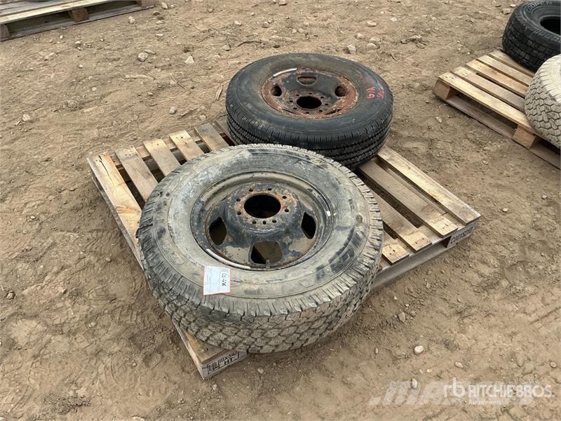  Quantity of (2) Mixed Tires Gume, kolesa in platišča