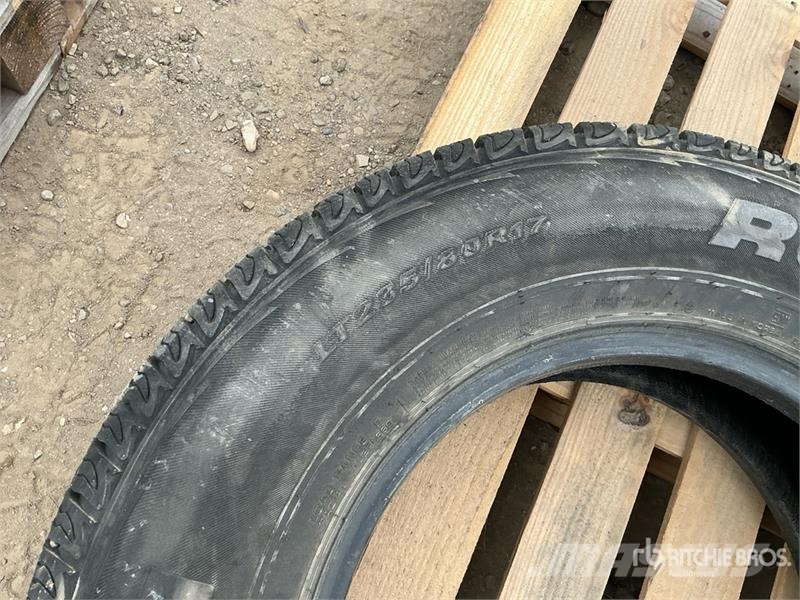  Quantity of (2) Mixed Tires Gume, kolesa in platišča