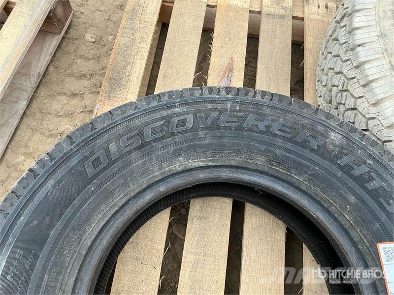  Quantity of (2) Mixed Tires Gume, kolesa in platišča