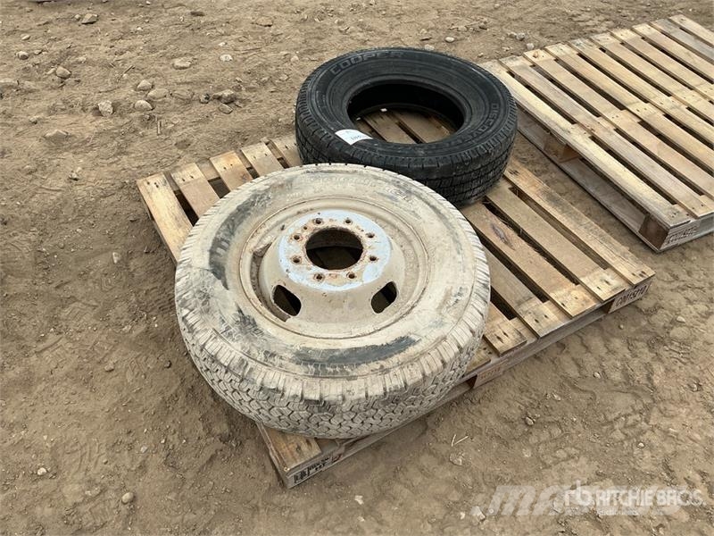  Quantity of (2) Mixed Tires Gume, kolesa in platišča