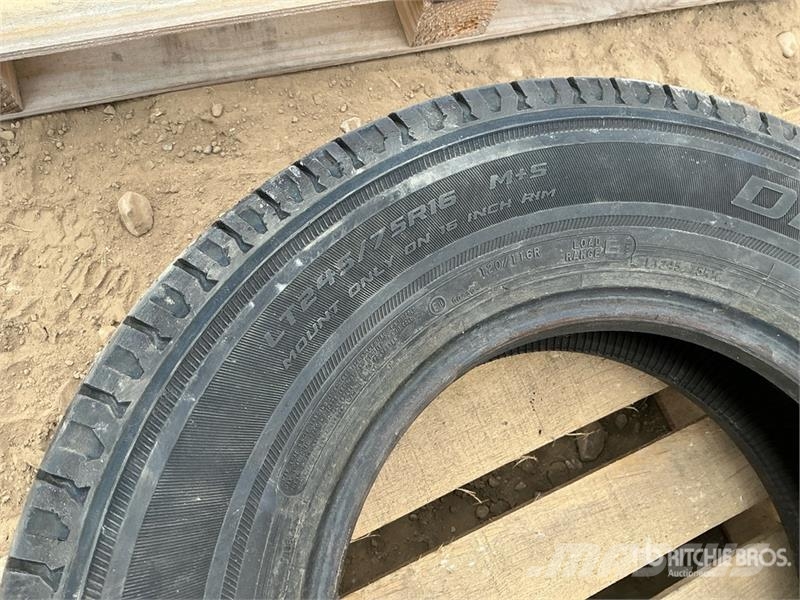  Quantity of (2) Mixed Tires Gume, kolesa in platišča