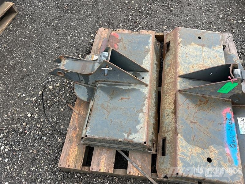 Quantity of (2) Mounting Bracket Būvniecība- Citi