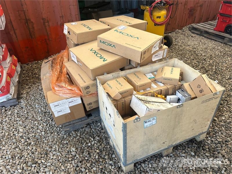 Quantity of (2) Pallets of MOXA Products (Unused) Drugi deli