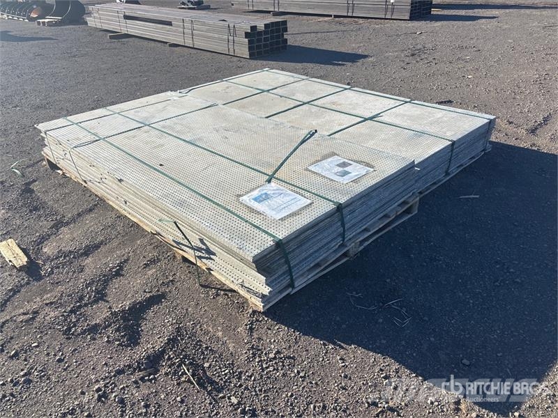  Quantity of (2) Pallets of Durasteel Perforated Ga Подъемно-транспортное оборудование и грузовые лифты