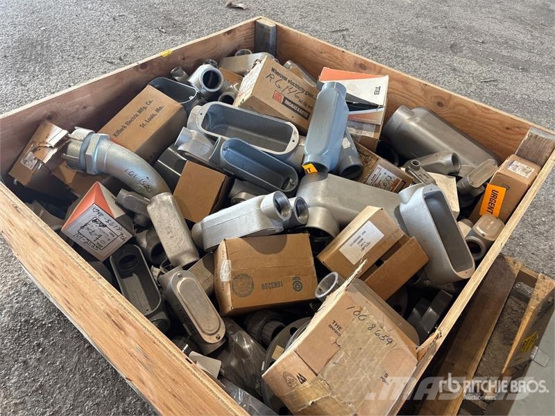 Quantity of (2) Pallets of of Fittings/ Connector Drugi deli