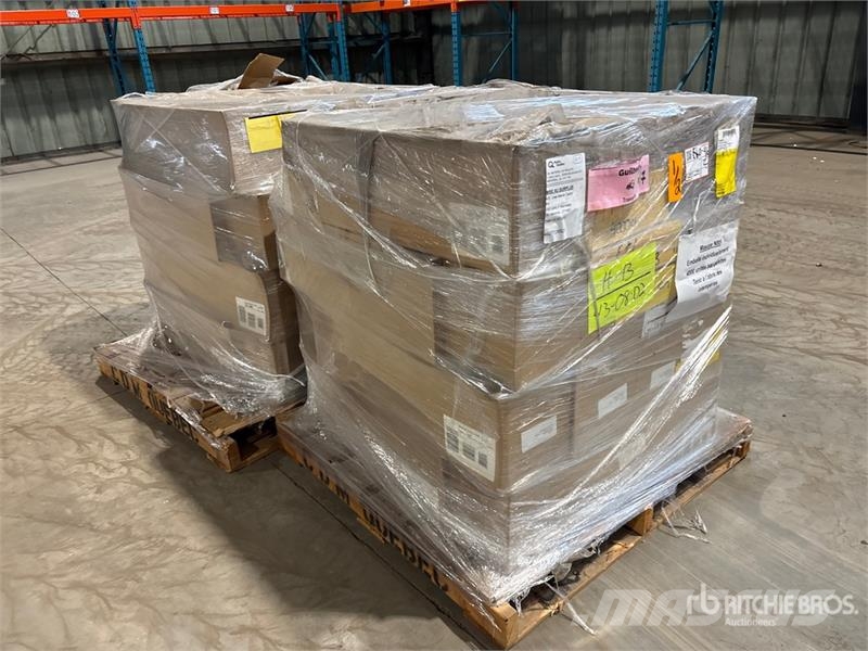  Quantity of (2) Pallets of N95 Mask (Unused) شاحنات قلابة