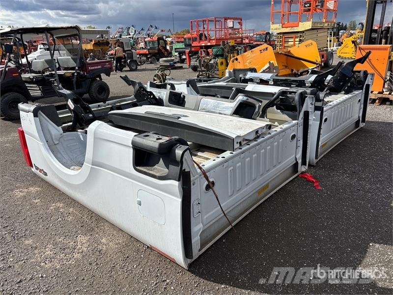  Quantity of (2) Pickup Truck Bed - Fits Ford F-250 معدات النقل - غير ذلك